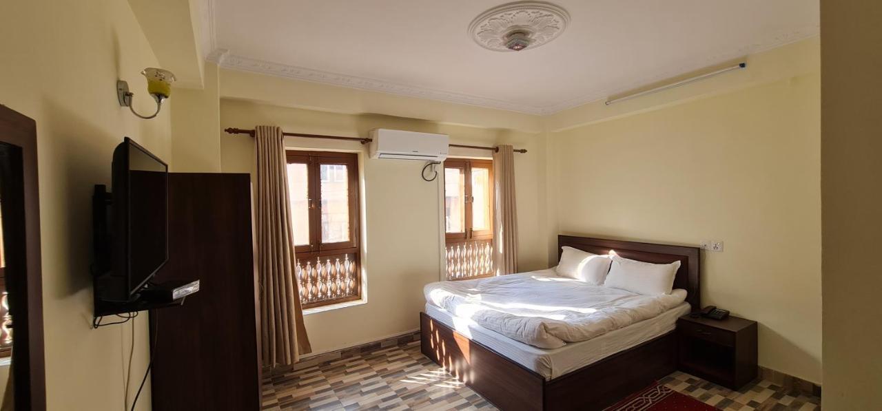Pashupati View Hotel Kathmandu Exterior foto